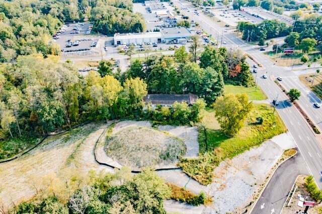 1984 South Rd, Poughkeepsie, NY à vendre - Aérien – Image 1 sur 15