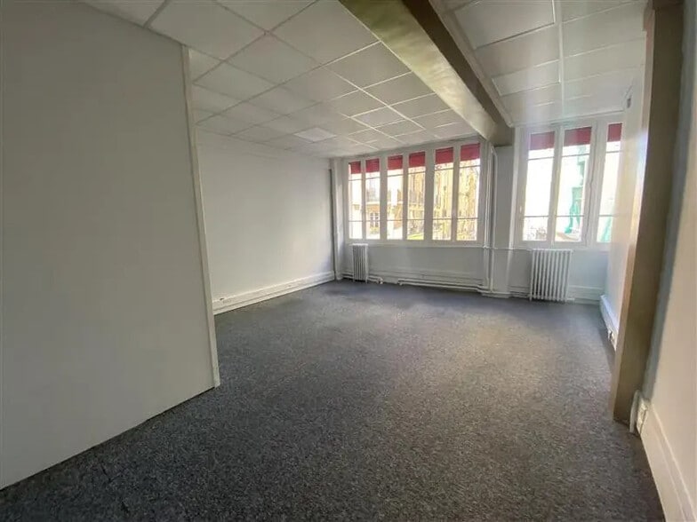 Bureau dans Paris à louer - Photo de l’immeuble – Image 3 sur 7