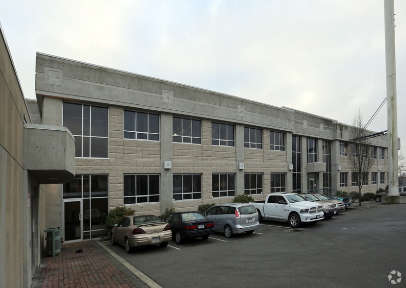 2750 Quadra St, Victoria, BC à louer - Photo de l’immeuble – Image 2 sur 5