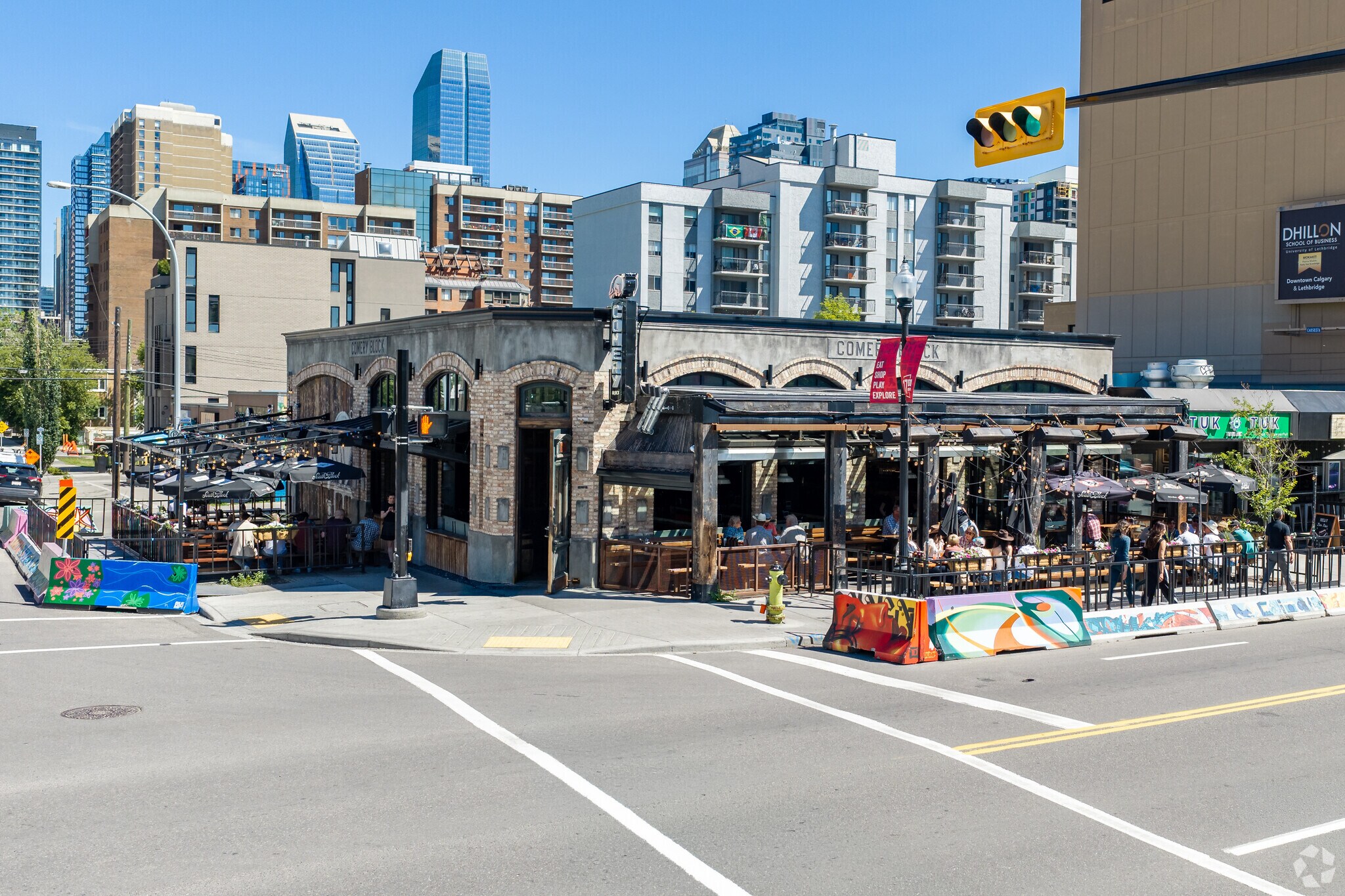 634-638 17th Ave SW, Calgary, AB à louer Photo principale– Image 1 sur 3