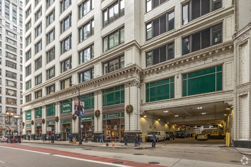 1 N State St, Chicago, IL à louer - Photo de l’immeuble – Image 2 sur 3