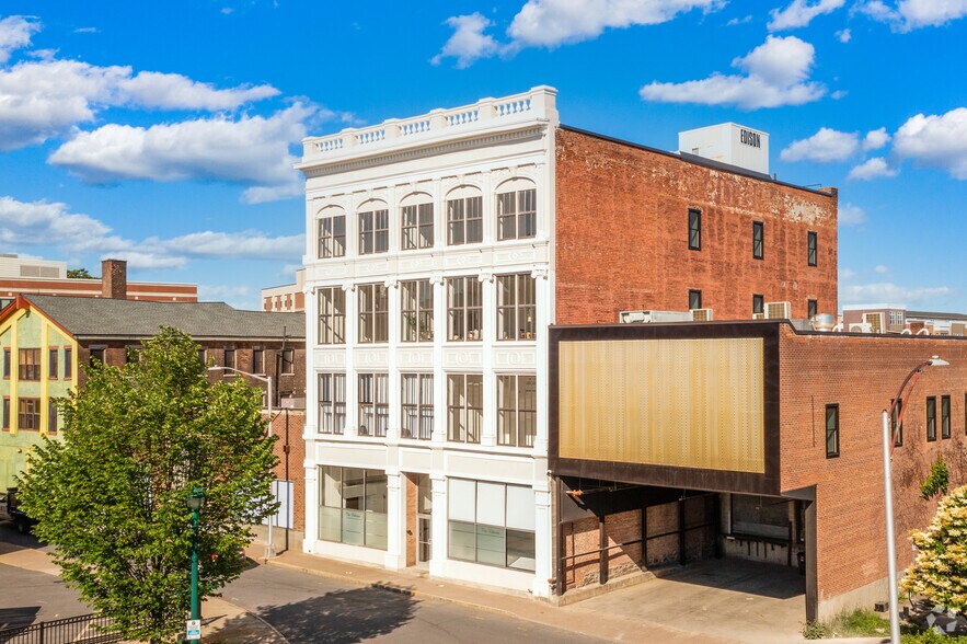 132 Broadway, Schenectady, NY à vendre - Photo de l’immeuble – Image 1 sur 60