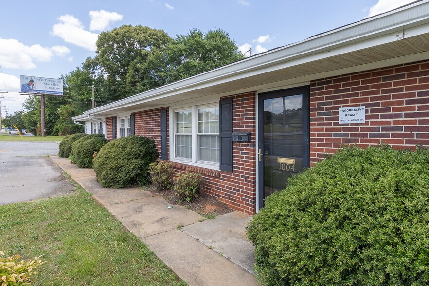 1004 Whitehall Rd, Anderson, SC à vendre - Photo de l’immeuble – Image 2 sur 42