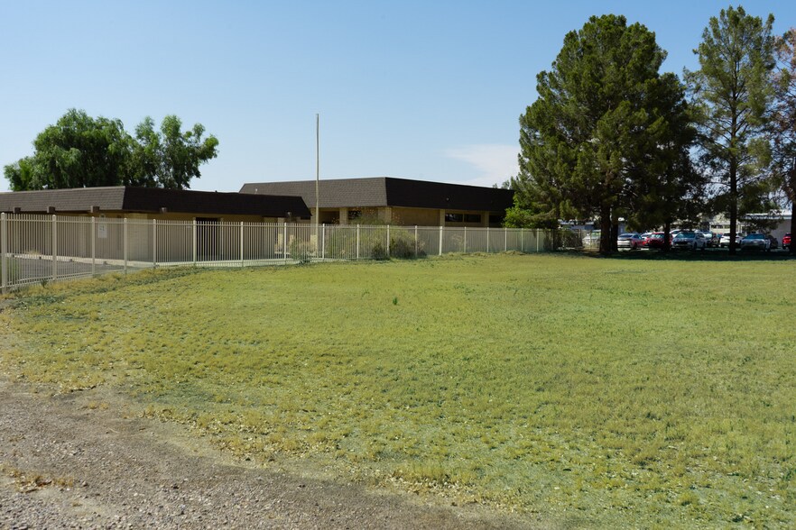 7614 N 43rd Ave, Glendale, AZ à vendre - Photo de l’immeuble – Image 2 sur 9