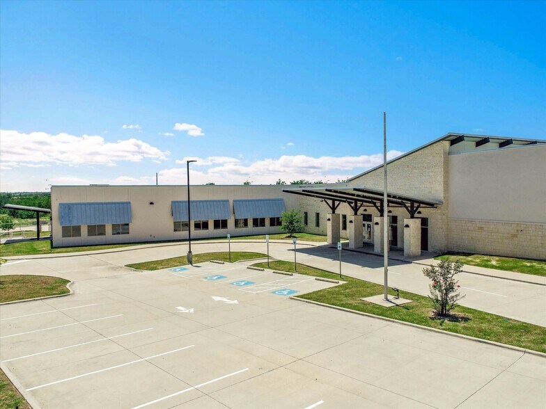 700 Stadium Dr, Georgetown, TX à vendre - Photo de l’immeuble – Image 3 sur 17