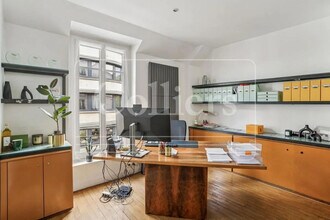 44 Rue Fortuny, Paris à louer Photo intérieure– Image 2 sur 8