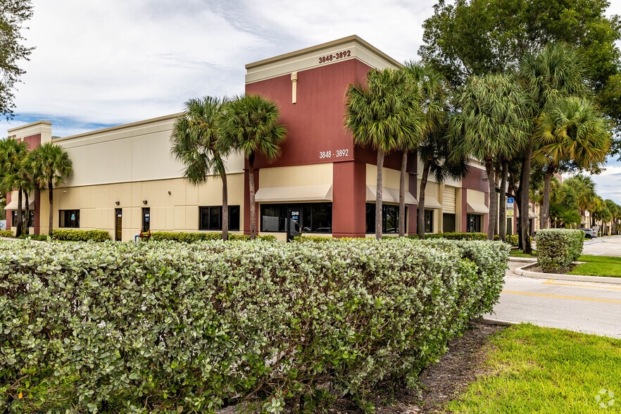3800-3886 SW 30th Ave, Fort Lauderdale, FL à louer - Photo principale – Image 1 sur 5