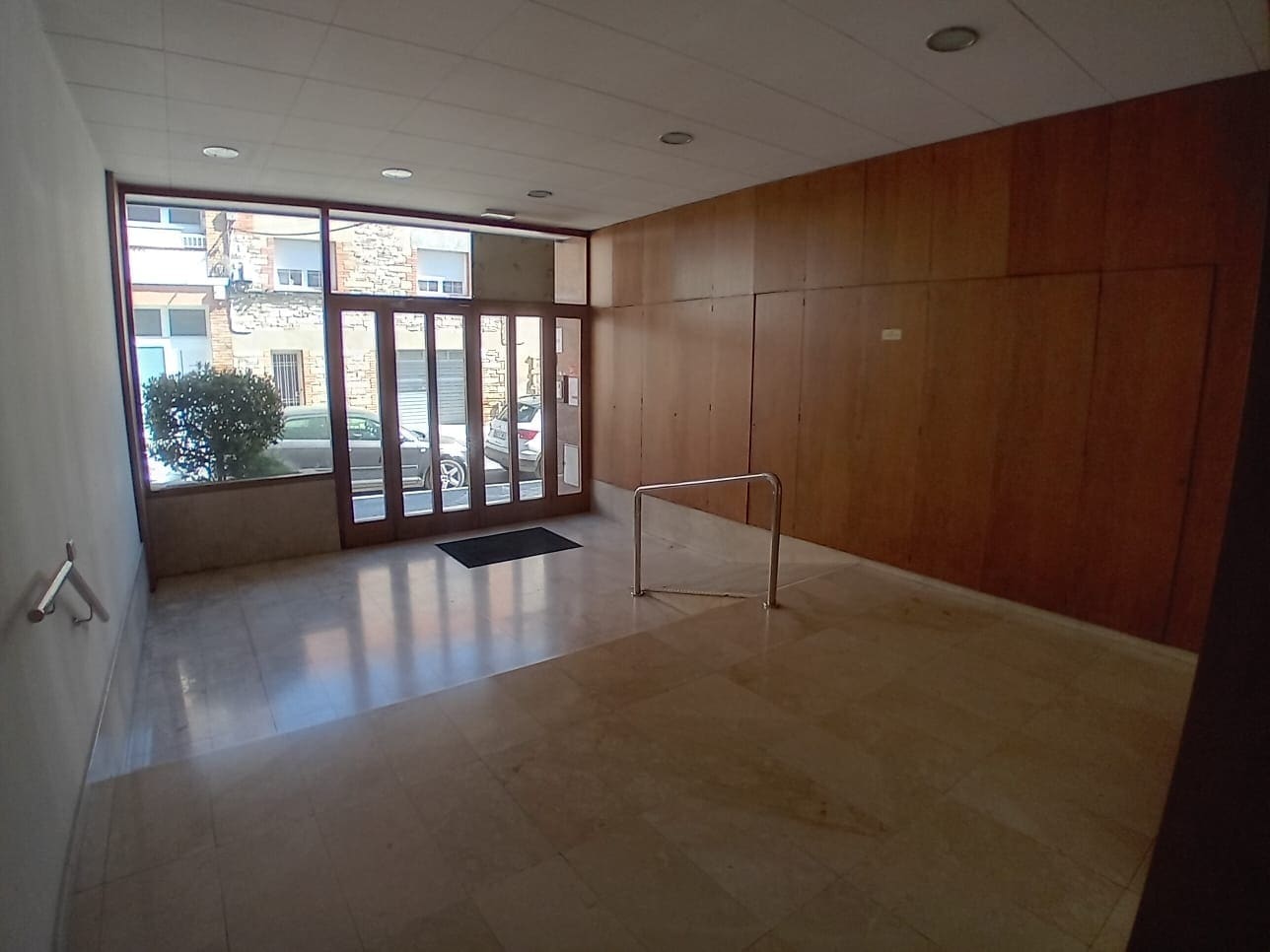 Local commercial dans Igualada, Barcelona à louer Photo intérieure– Image 1 sur 15