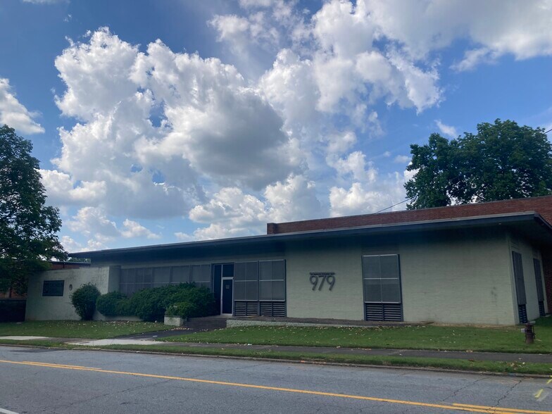 979 Donnelly Ave SW, Atlanta, GA à vendre - Photo de l’immeuble – Image 1 sur 15