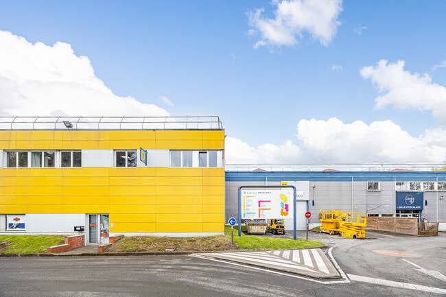 Plus de détails pour Local d'activités à louer