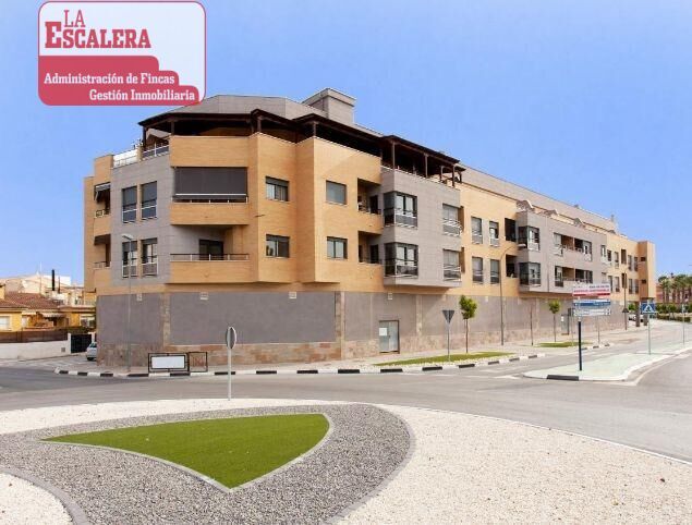 Immeuble residentiel dans Bigastro, Alicante à vendre Photo principale– Image 1 sur 3
