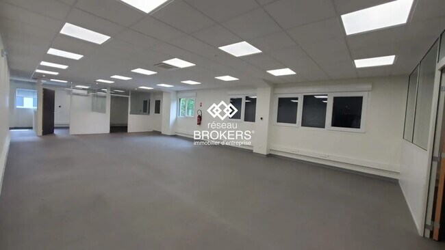 Plus de détails pour Bureau à vendre