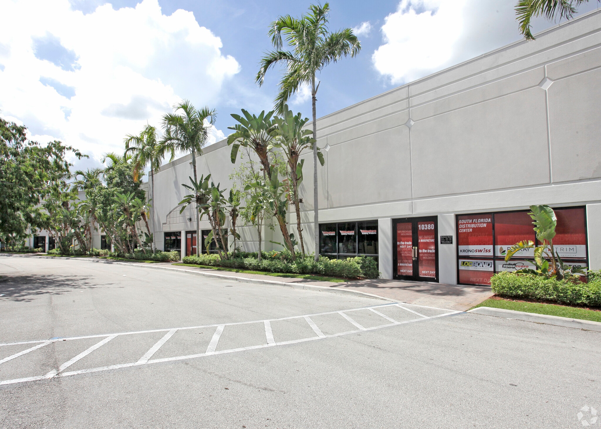 10300-10380 NW 53rd St, Sunrise, FL à louer Photo intérieure– Image 1 sur 2