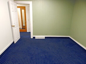 248 W Commercial St, East Rochester, NY à louer Photo intérieure– Image 2 sur 7