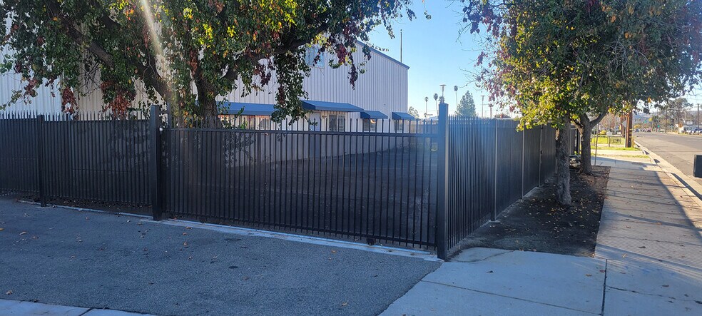 445 E Menlo Ave, Hemet, CA à vendre - Photo de l’immeuble – Image 1 sur 20