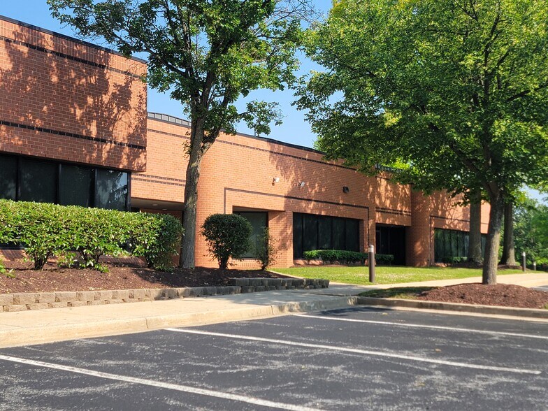 45 W Watkins Mill Rd, Gaithersburg, MD à louer - Photo de l’immeuble – Image 3 sur 6