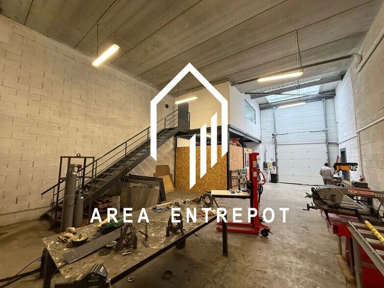 Local d’activités dans La Ciotat à louer - Photo intérieure – Image 1 sur 4