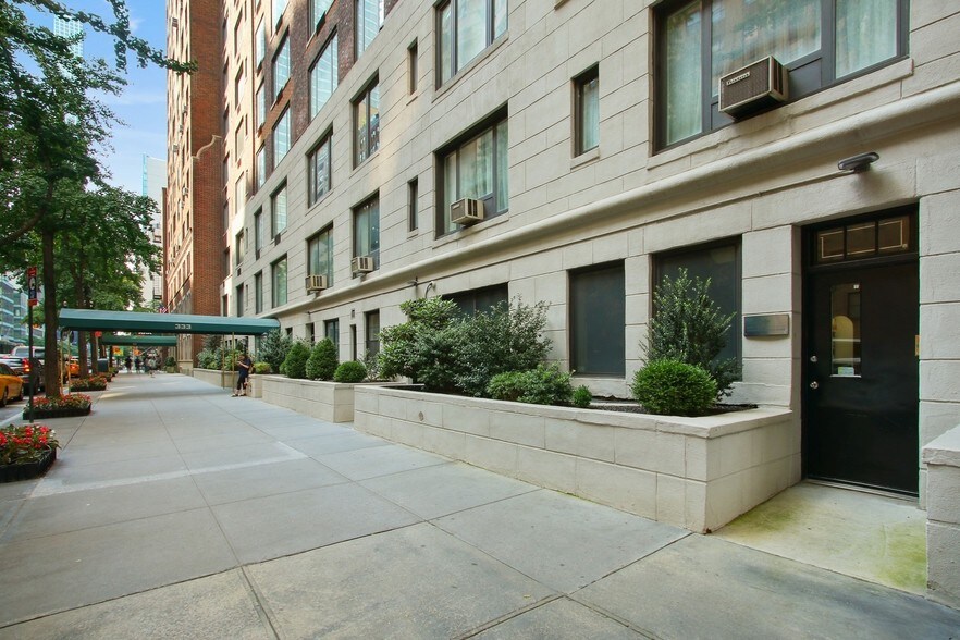 333 E 57th St, New York, NY à vendre - Photo de l’immeuble – Image 3 sur 3
