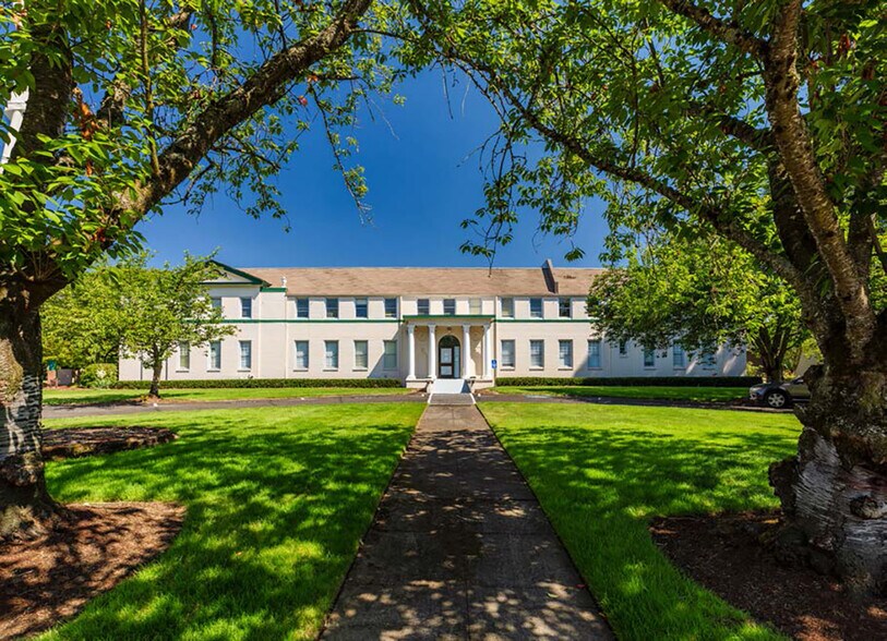 8435 NE Glisan St, Portland, OR à vendre - Photo de l’immeuble – Image 2 sur 17