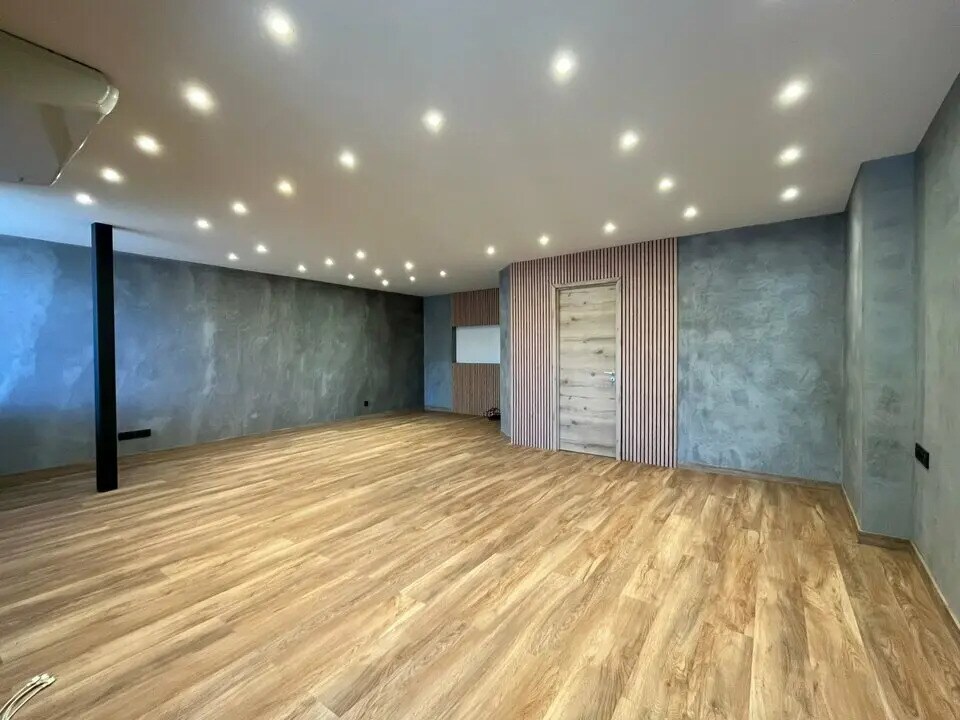 Local commercial dans Valbonne à louer Photo intérieure– Image 1 sur 5