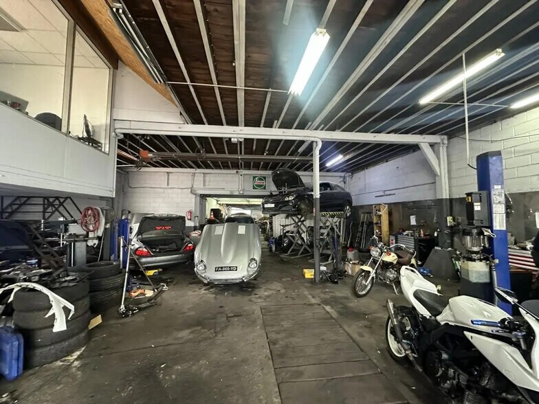 Local commercial dans Chartres à louer - Photo intérieure – Image 1 sur 16