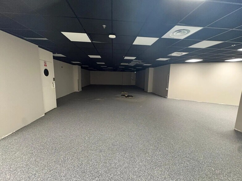 Local commercial dans Paris à louer - Photo de l’immeuble – Image 2 sur 6