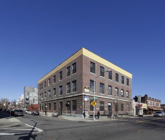 Plus de détails pour 51-55 Nassau Ave, Brooklyn, NY - Bureau à louer