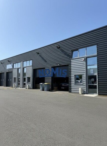 Local d'activités dans Saint-Herblain à vendre - Photo de l’immeuble – Image 1 sur 6
