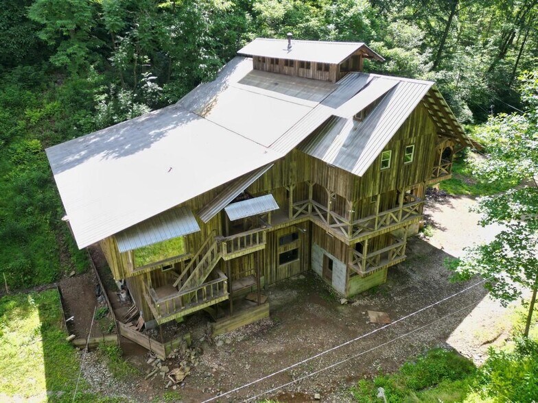503 Fallen Timber Rd, Smithfield, WV à vendre - Photo de l’immeuble – Image 1 sur 5