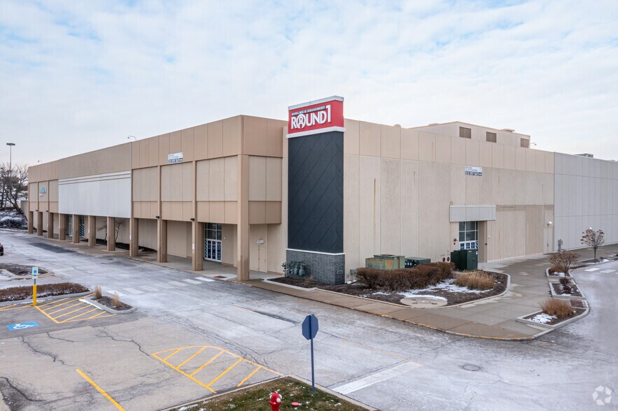 7501 W Cermak Rd, North Riverside, IL à louer - Photo de l’immeuble – Image 2 sur 16