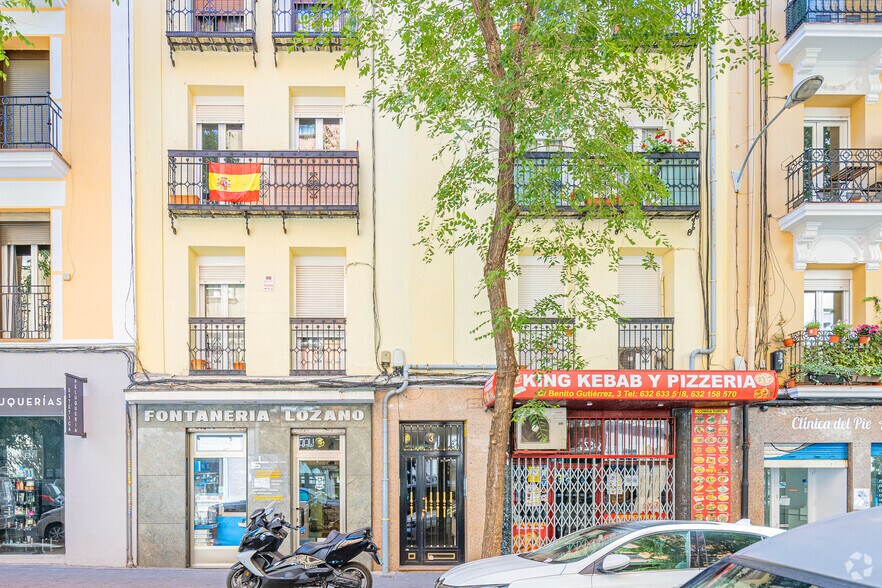 Local commercial dans Madrid, Madrid à louer - Photo de l’immeuble – Image 2 sur 2