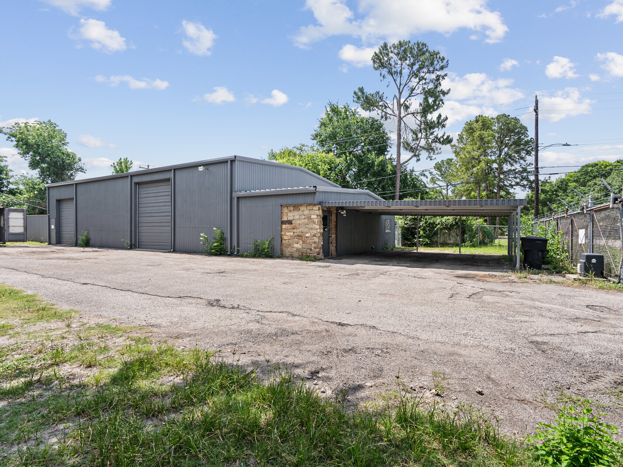 5410 Dow Rd, Houston, TX à louer Photo de l’immeuble– Image 1 sur 23
