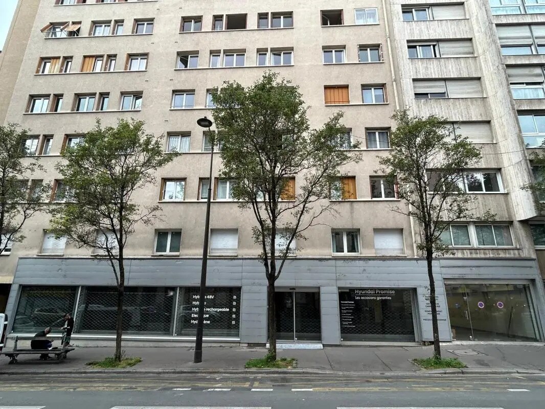 Local commercial dans Paris à louer Photo de l’immeuble– Image 1 sur 9