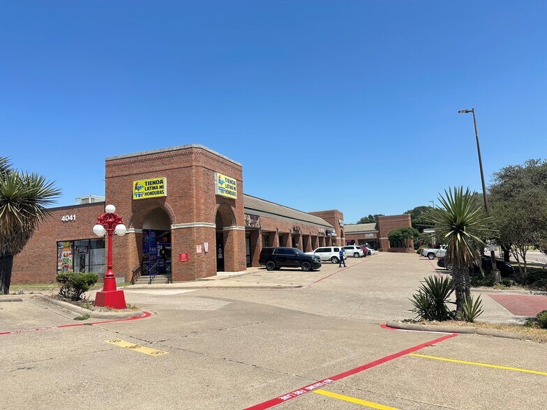 4041 W Wheatland Rd, Dallas, TX à louer - Photo de l’immeuble – Image 2 sur 14