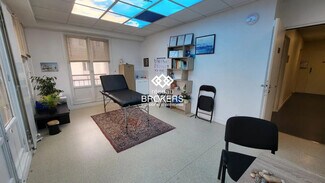 Plus de détails pour Local d'activités à louer