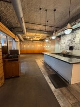 1369 Spruce Pl, Minneapolis, MN à louer Photo intérieure– Image 1 sur 13