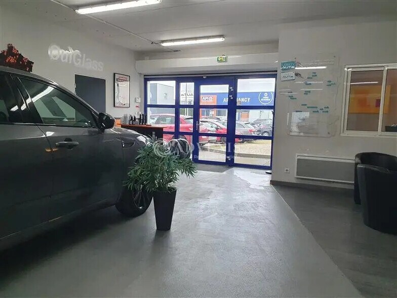 Local d’activités dans Pulnoy à louer - Hall d’entrée – Image 1 sur 5