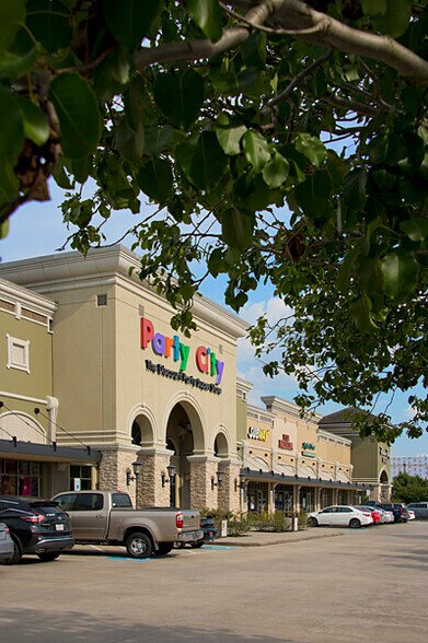 19189 N I-45, The Woodlands, TX à louer - Photo de l’immeuble – Image 2 sur 6