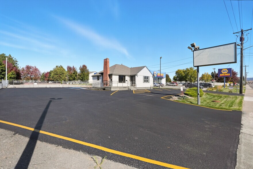 15813 E Sprague Ave, Veradale, WA à louer - Photo de l’immeuble – Image 2 sur 29