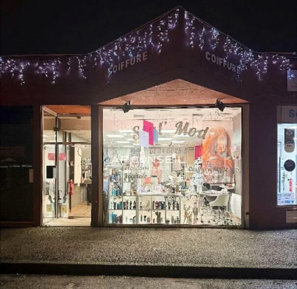 Local commercial dans Le Mesnil-Saint-Denis à vendre - Photo de l’immeuble – Image 1 sur 1