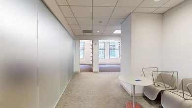 18 E 41st St, New York, NY à louer Numérisation 3D Matterport– Image 1 sur 4
