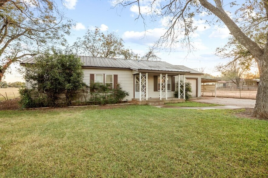1731 W US Highway 290, Fredericksburg, TX à vendre - Photo de l’immeuble – Image 2 sur 13