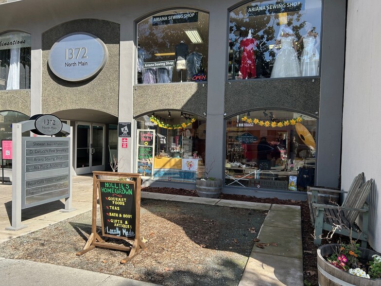 1372 N Main St, Walnut Creek, CA à louer - Photo de l’immeuble – Image 2 sur 6
