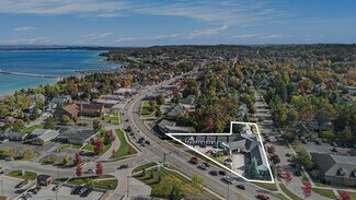 Plus de détails pour 525 W Mitchell St, Petoskey, MI - Bureau à vendre