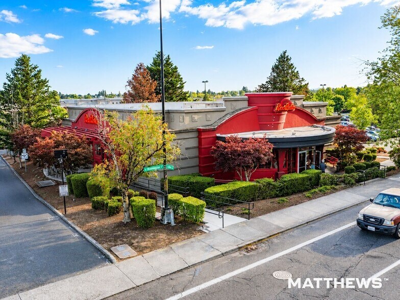 9880 SE Washington St, Portland, OR à vendre - Photo de l’immeuble – Image 1 sur 3