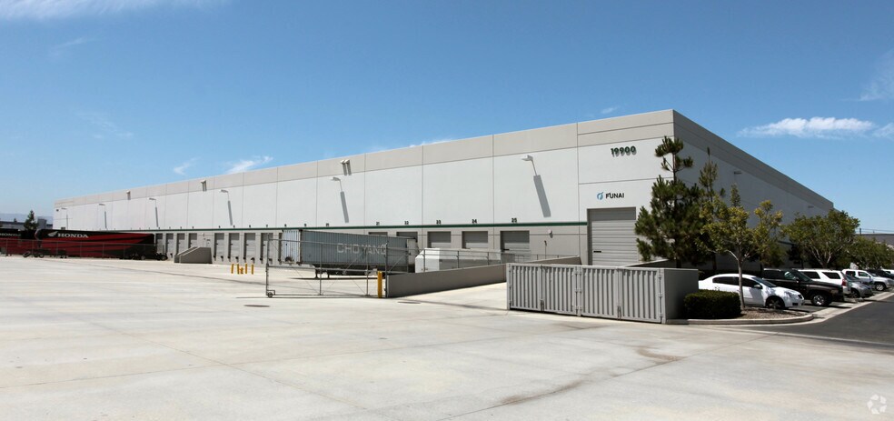 19900 Van Ness Ave, Torrance, CA à louer - Photo de l’immeuble – Image 2 sur 9