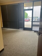 1139 NW Broad St, Murfreesboro, TN à louer Photo intérieure– Image 2 sur 5