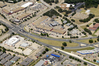 4201-4261 W Green Oaks Blvd, Arlington, TX - VUE AÉRIENNE  vue de carte - Image1