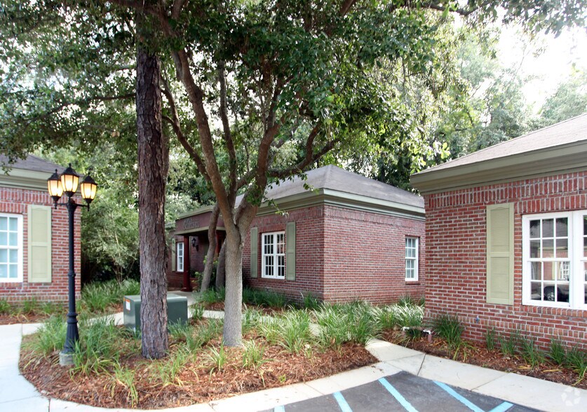 1186 Eglin Pky, Shalimar, FL à louer - Photo principale – Image 1 sur 2