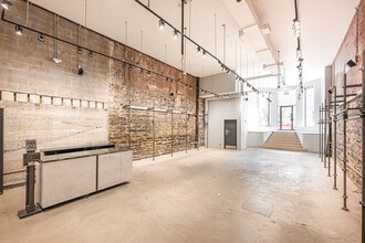 2138-2140 Rue de la Montagne, Montréal, QC à louer Photo intérieure– Image 2 sur 3